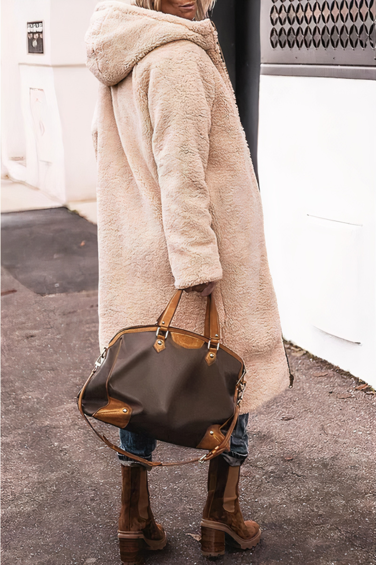 Długa pikowana kurtka zimowa damska z kapturem