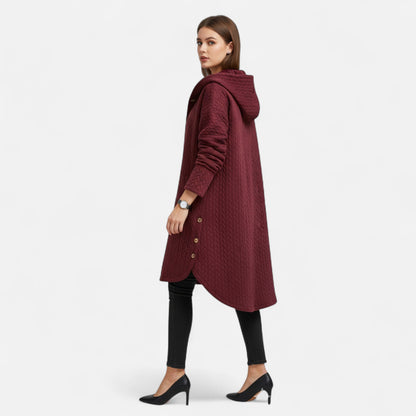 Damowa kurtka termiczna o eleganckim kroju, wykonana z poliestru